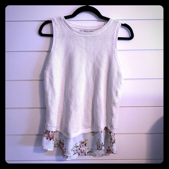 Sleeveless Sweater - Picture 1 of 3